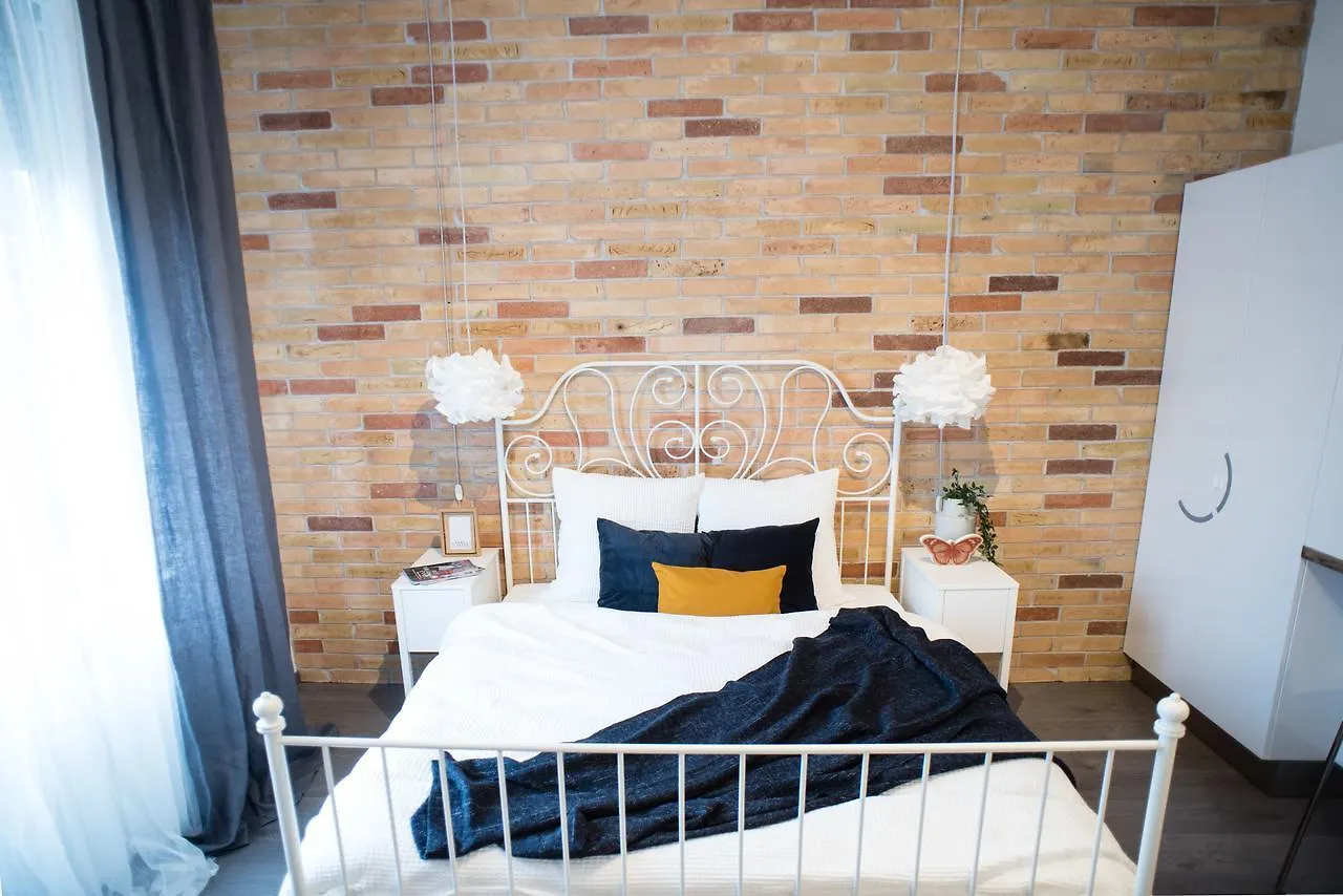 Charming Trees Apartment Budapest 0*,